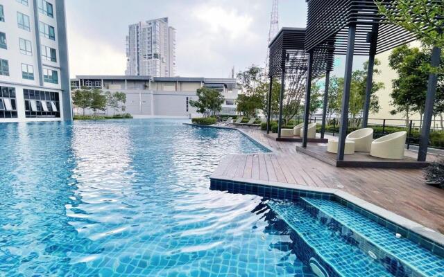 Comfy Family Suite 3 Bedrooms @ Menjalara