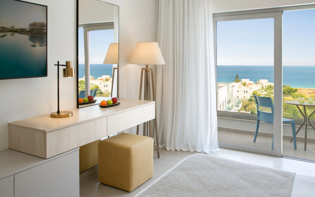Atlantica Aqua Blue Hotel