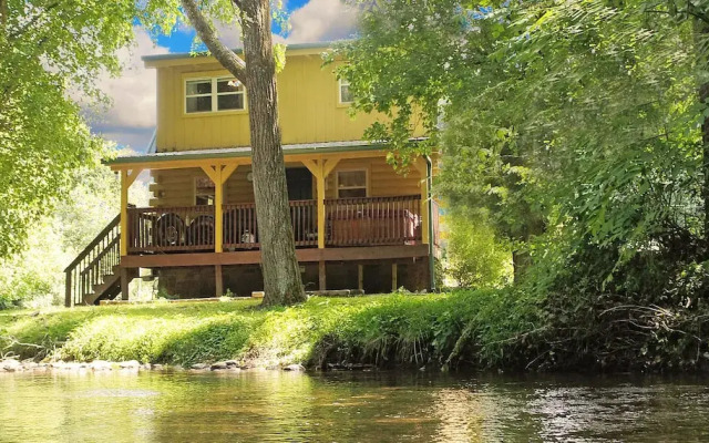 Yellow Cabin On The River 2 Bedroom Cabin by RedAwning