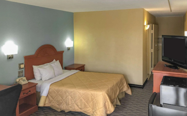 Rodeway Inn Joint Base Andrews Area