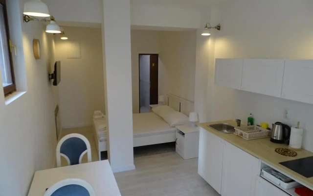 Job studio apartments