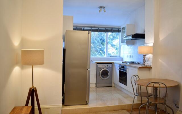 Stunning 1 Bedroom Apartment in South London