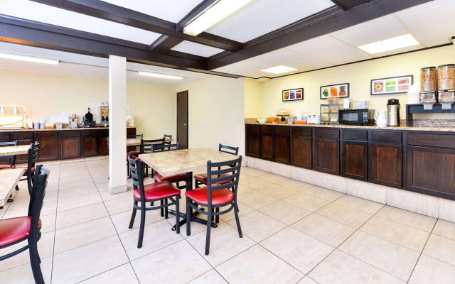 Rodeway Inn Clearwater - Central