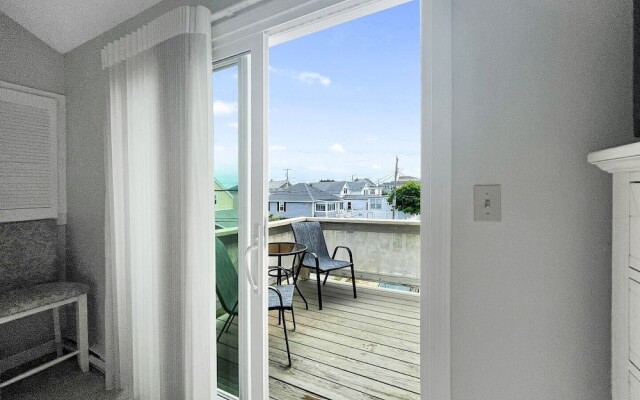 Seascapes - W153 Fantastic Condo Steps Away From Wells Beach And Town Center 2 Bedroom Home by RedAwning