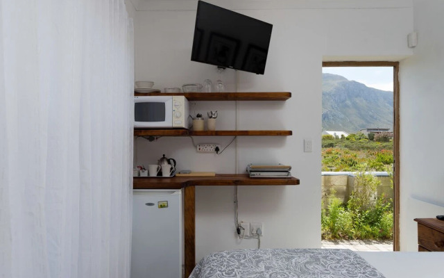 Stay at Friends Economic Rooms