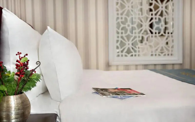 Maro Hotel