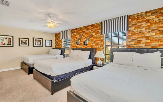 Giant Villa W/private Pool&spa, Game Room, & More!