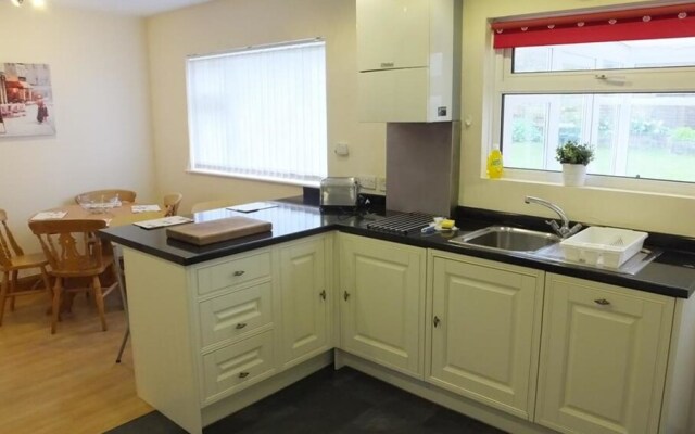 Hoyles Close 14