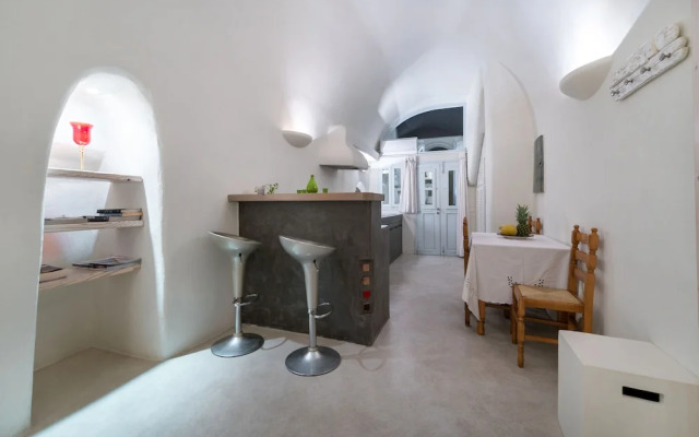 Christina's Cave House