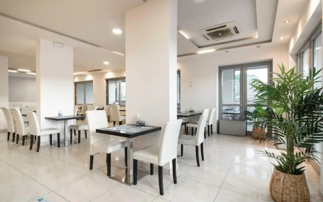Karras Hotel