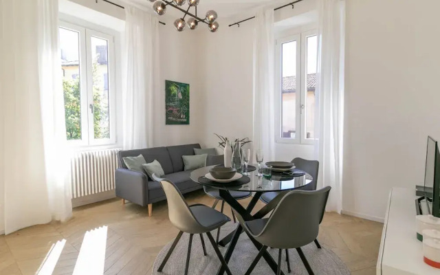 Lake River Apartment