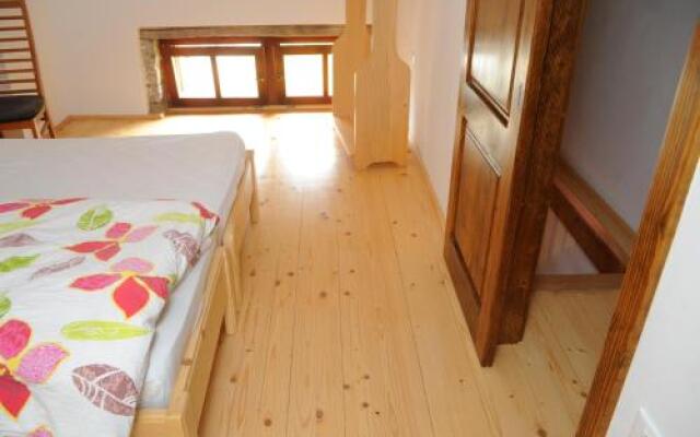 Holiday Farmhouse Skvor