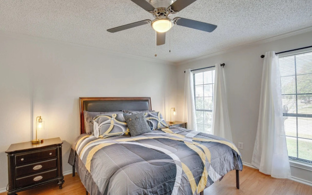 Pet-friendly Carrollton Home w/ Fenced Backyard!