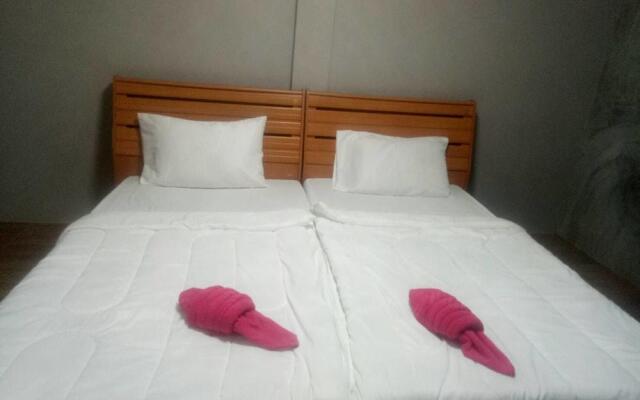 Roomquest Amphawa Vaylasamran Floating Market