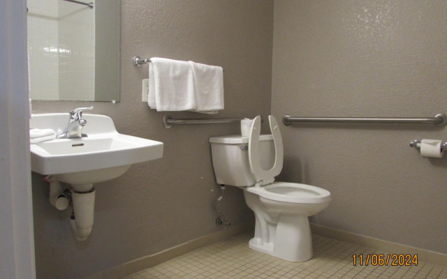 Motel 6 West Des Moines, IA