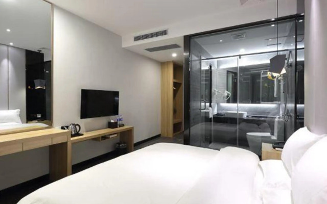 Foster Hotel (Shanghai Baoshan Road Subway Station)