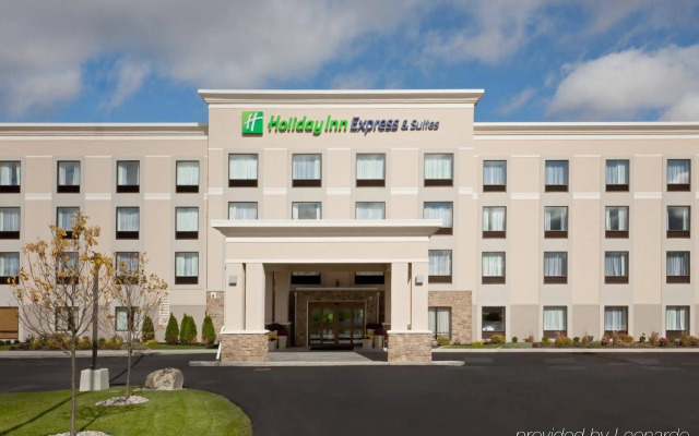 Holiday Inn Express Hotel & Suites Malone by IHG