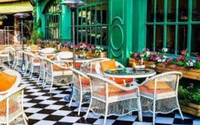 BluO Studio Noida - Balcony, Terrace Garden, Gym