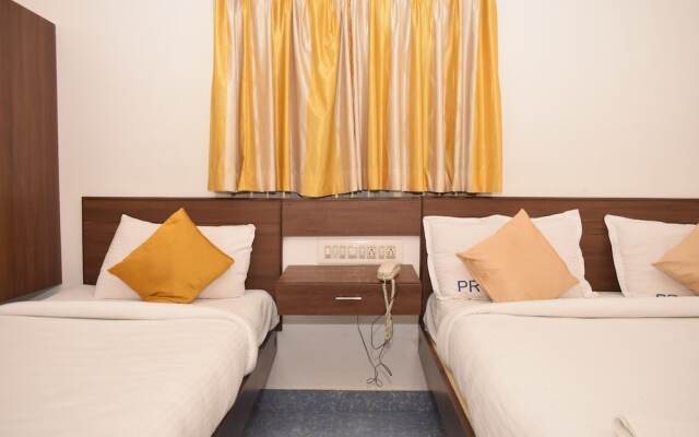 OYO 9970 Hotel Auro INN