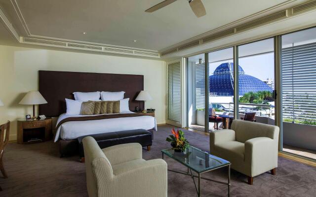 Pullman Reef Hotel Casino
