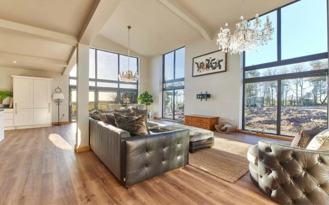 Host Stay The Gathering