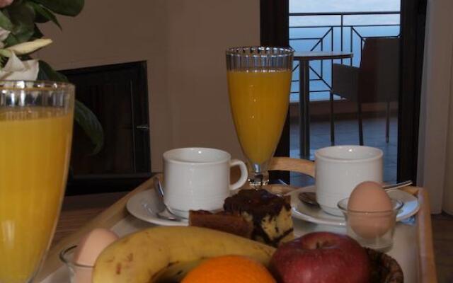 Hotel Theasi