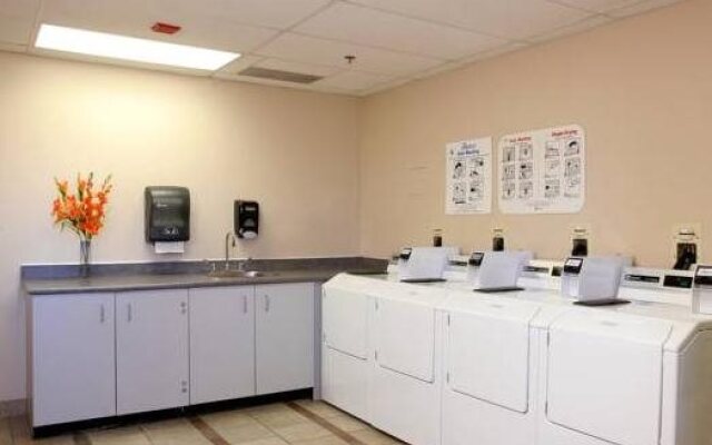 Residence & Conference Centre - King City