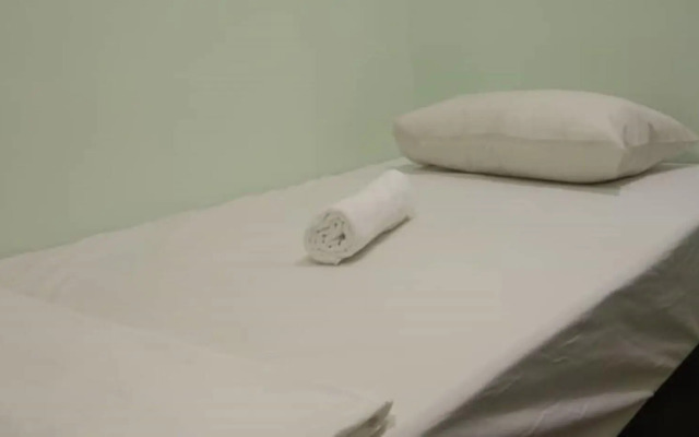 Th Hotel by OYO Rooms