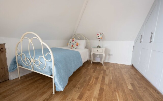 Halwell Lodge