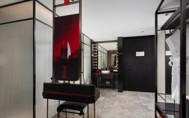 Radisson Red Zhuhai Gongbei Port