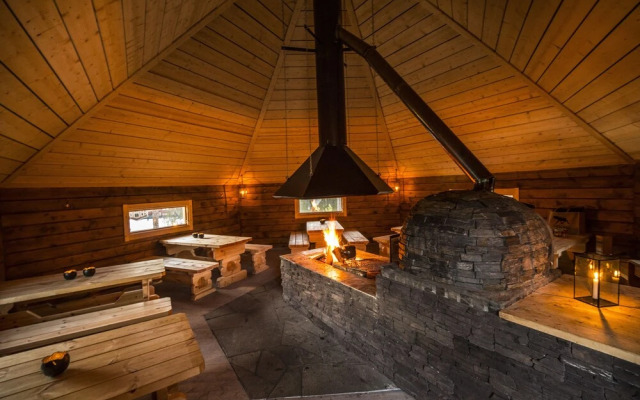 Pinetree Lodge