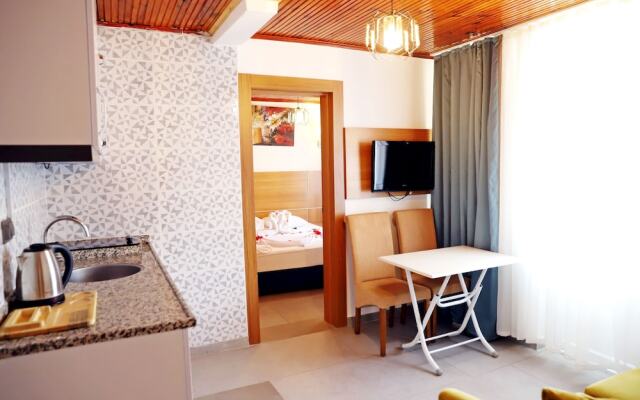 Akin Apart and Hotel