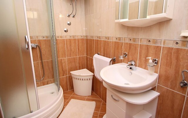 Apartment Lucic Tavernes 33113