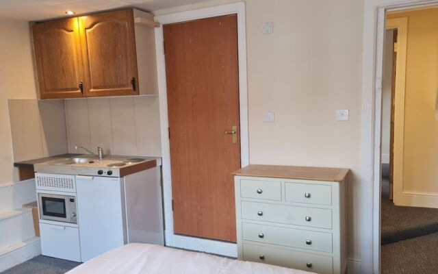 Grace Apartments - Living Rock