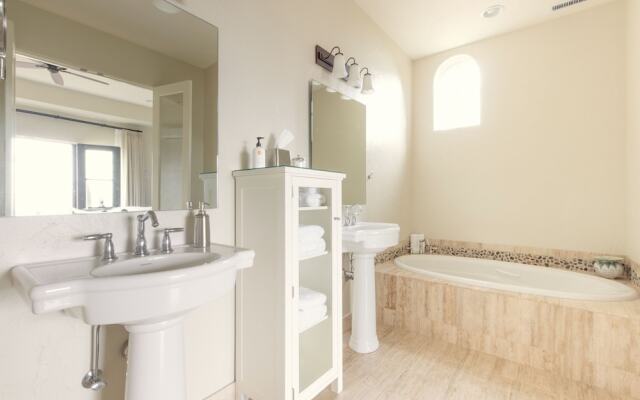 Black Walnut Inn & Vineyard