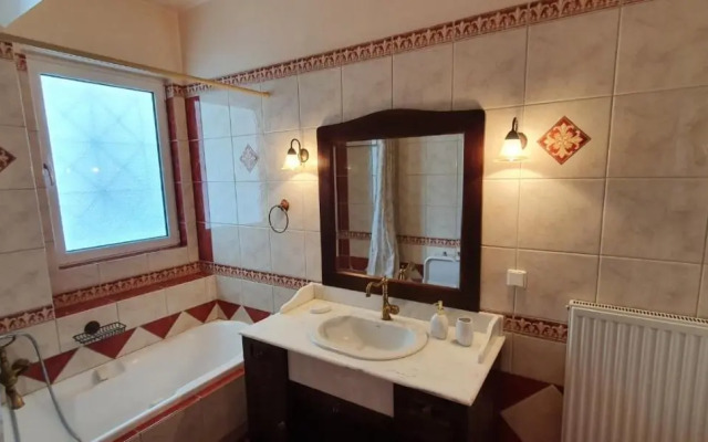 Athenian Luxury Villa in Glyfada
