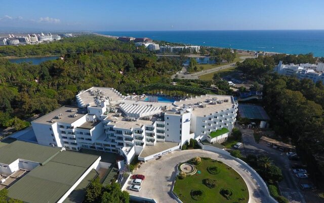 Maritim Hotel Saray Regency