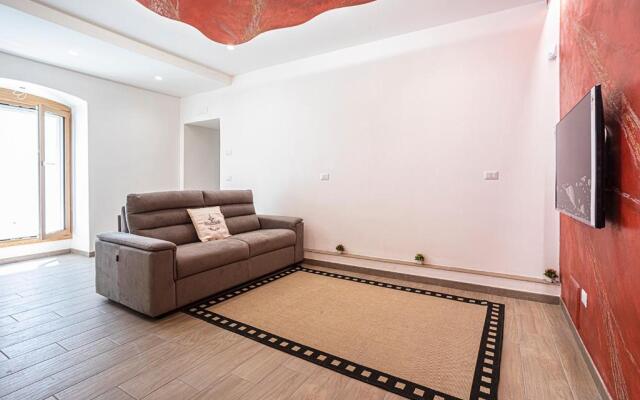 Mola’S Square House