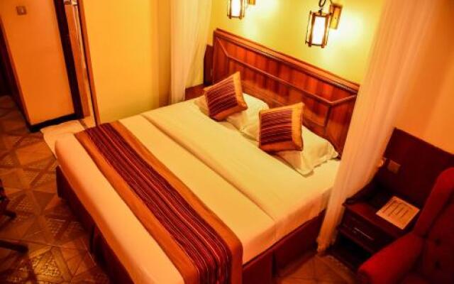 Airport Seasons Hotel