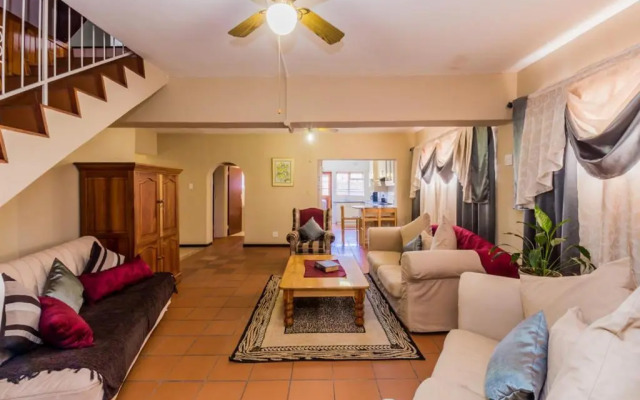 Ajee B&b