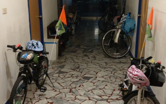 The Lodge for Cyclists - Hostel