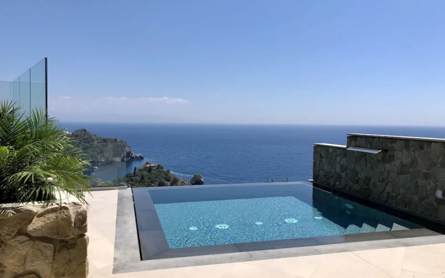 Isola Bella Infinity Suites