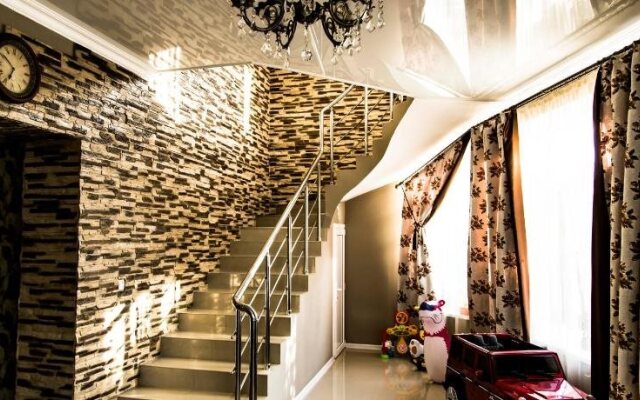 Avrora Guest House