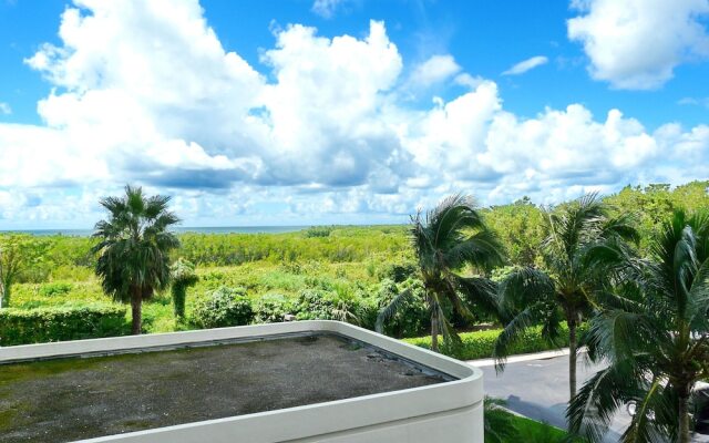 Beachfront Condo in Resort-style Community With Pool