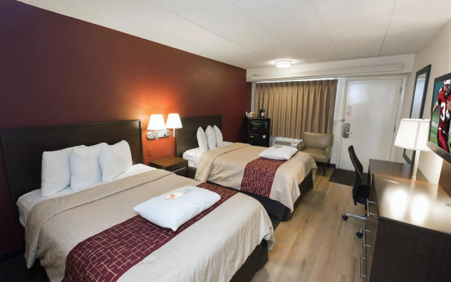 Red Roof Inn PLUS+ St Louis - Forest Park/ Hampton Ave