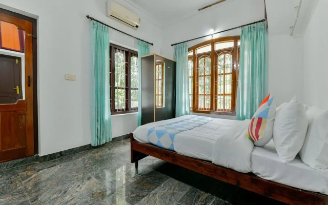OYO 17351 Home Hill View 2BHK Chembothara
