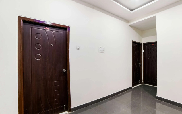 Lucky Hotels by OYO Rooms