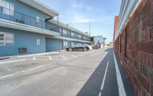 NOHO Hotel near Universal Studios Hollywood