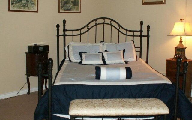 Canalside Restaurant, Inn & Kitchen store