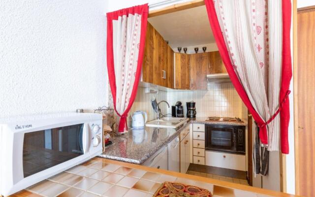 Bright 40 M2 With Balcony Mountain View